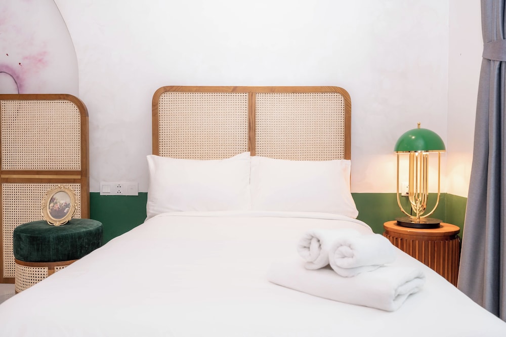 misaki hotel by sazi