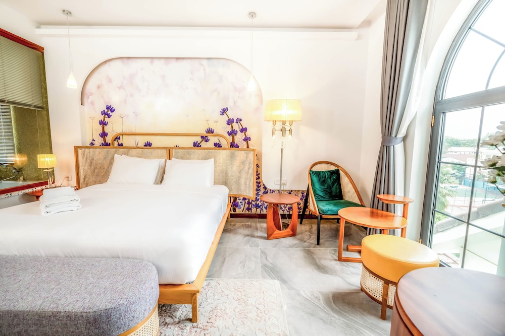 misaki hotel by sazi