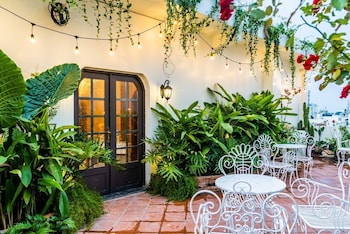 misaki hotel by sazi