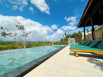 green coco suite