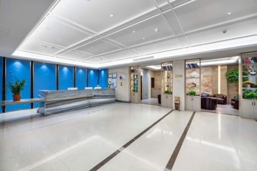 yiwu yuejia business hotel