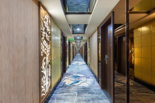 yiwu yuejia business hotel