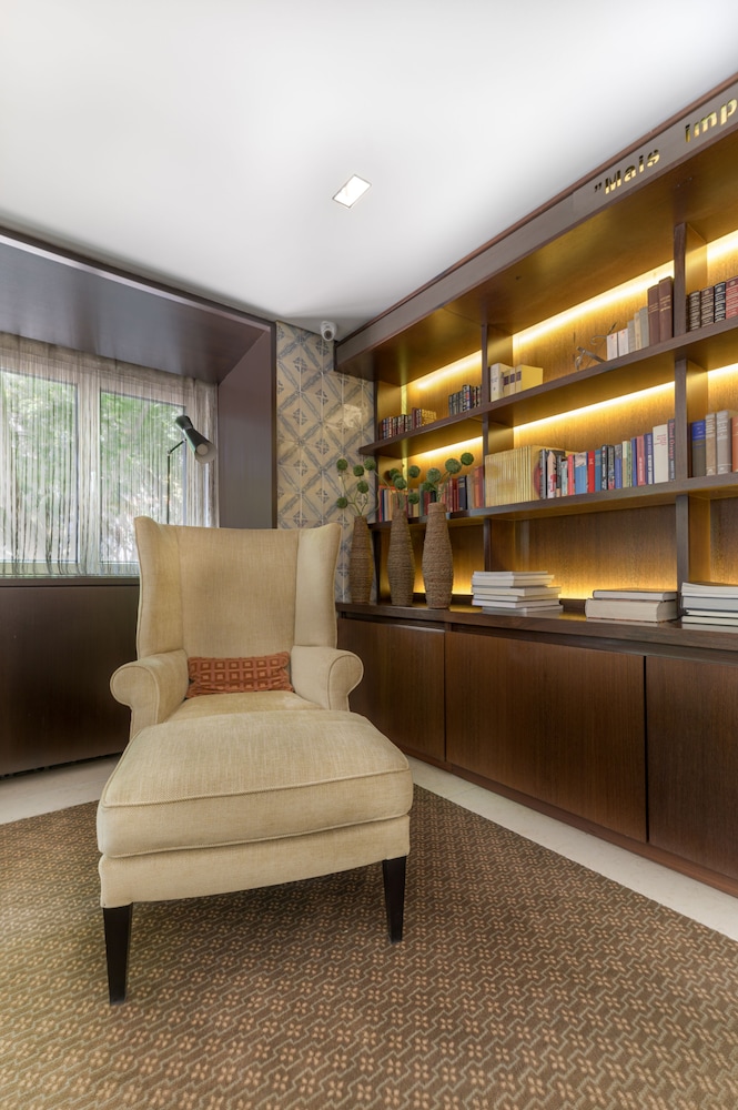 Heritage Avenida Liberdade, A Lisbon Heritage Collection,Bairro Alto>>Almada,4 star