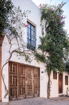 holt hotel del pueblito