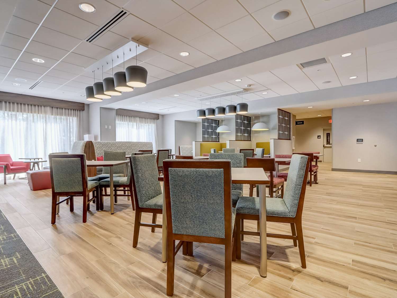 hampton inn and suites cincinnati midtown rookwood