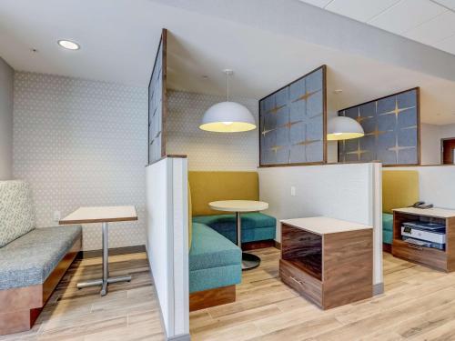 hampton inn and suites cincinnati midtown rookwood