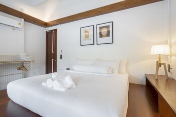 phrip phri luxury pool villas