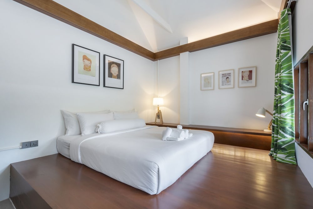 phrip phri luxury pool villas