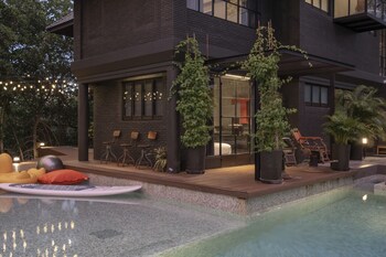 phrip phri luxury pool villas