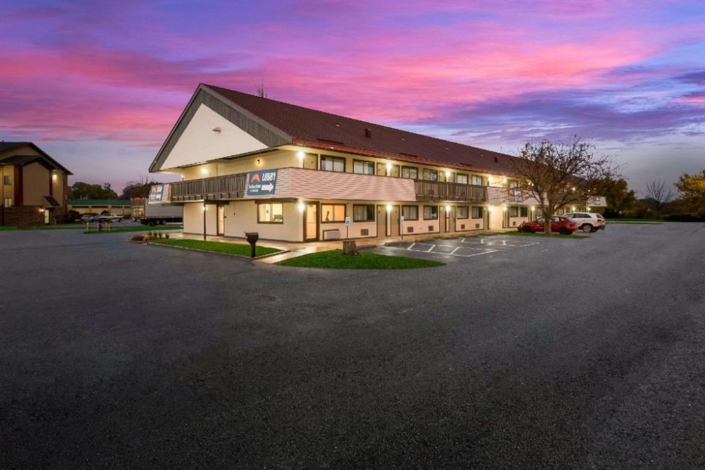 suburban studios peoria