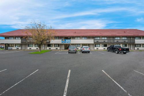 suburban studios peoria