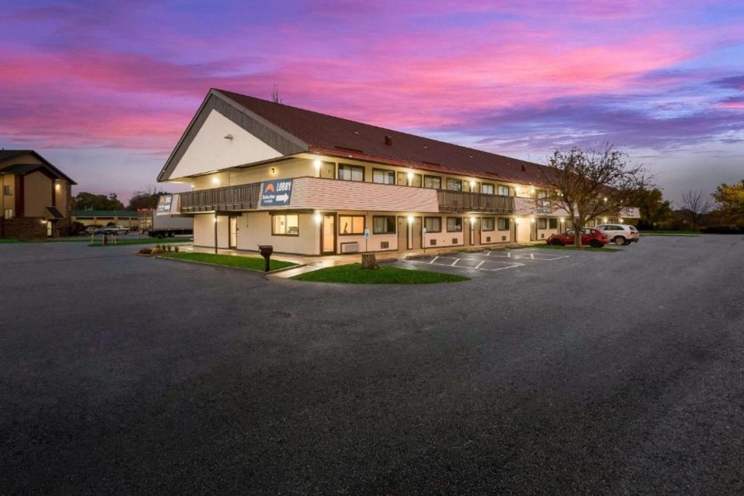 suburban studios peoria