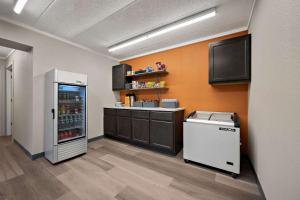 suburban studios peoria