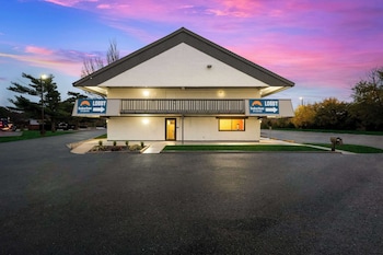 suburban studios peoria