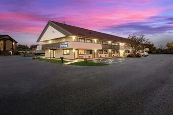 suburban studios peoria