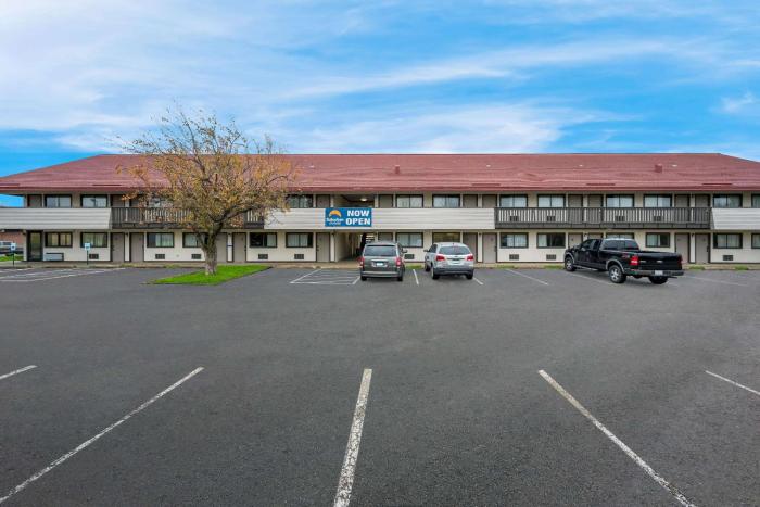 suburban studios peoria