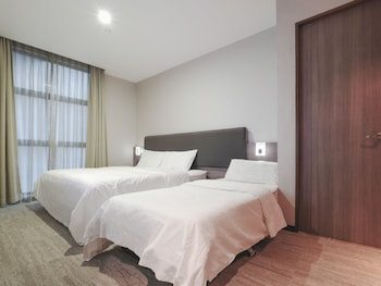 amrise hotel kitchener