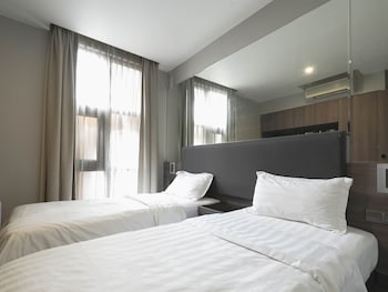 amrise hotel kitchener