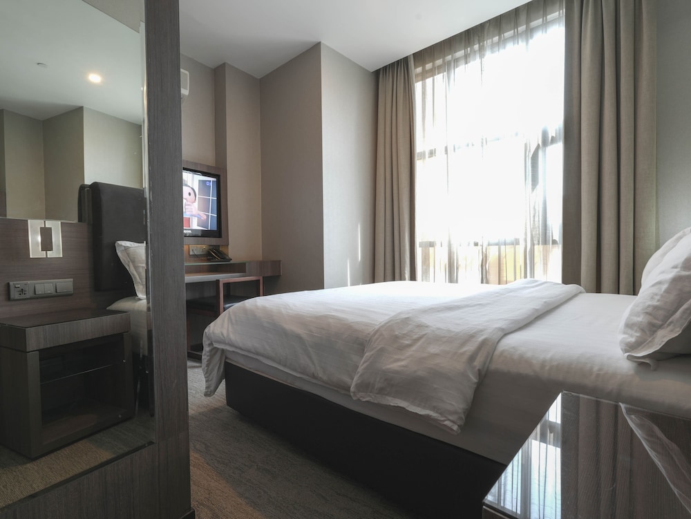 amrise hotel kitchener