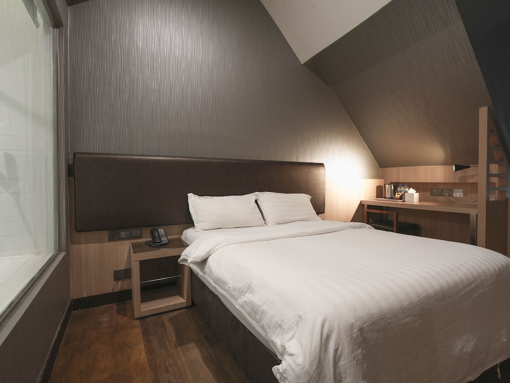 amrise hotel kitchener