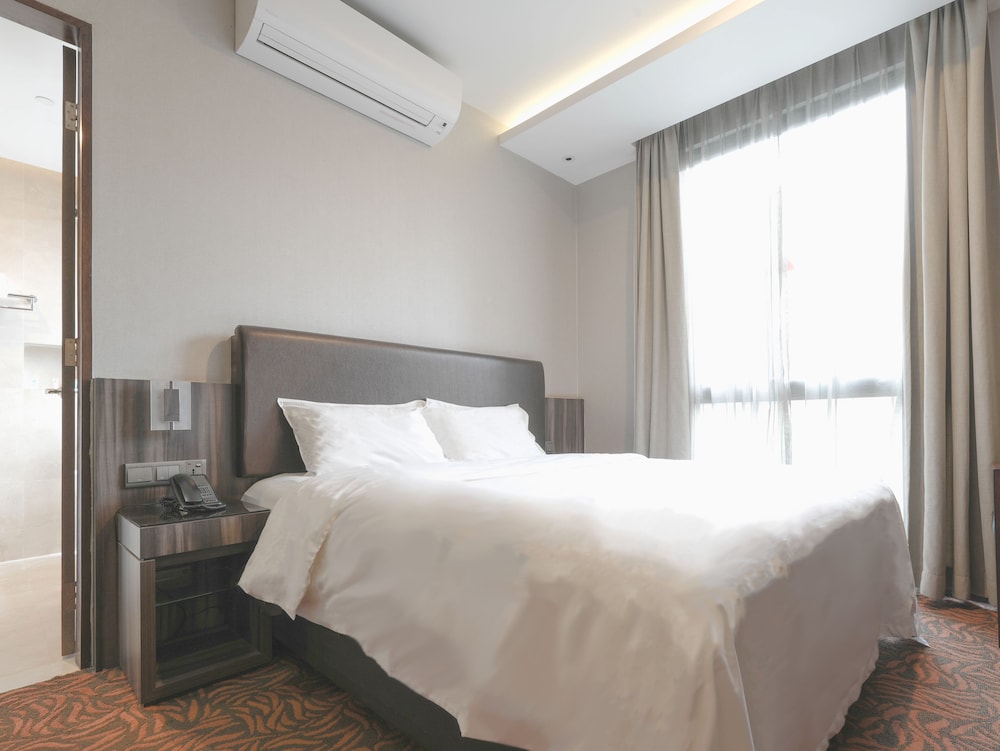 amrise hotel kitchener