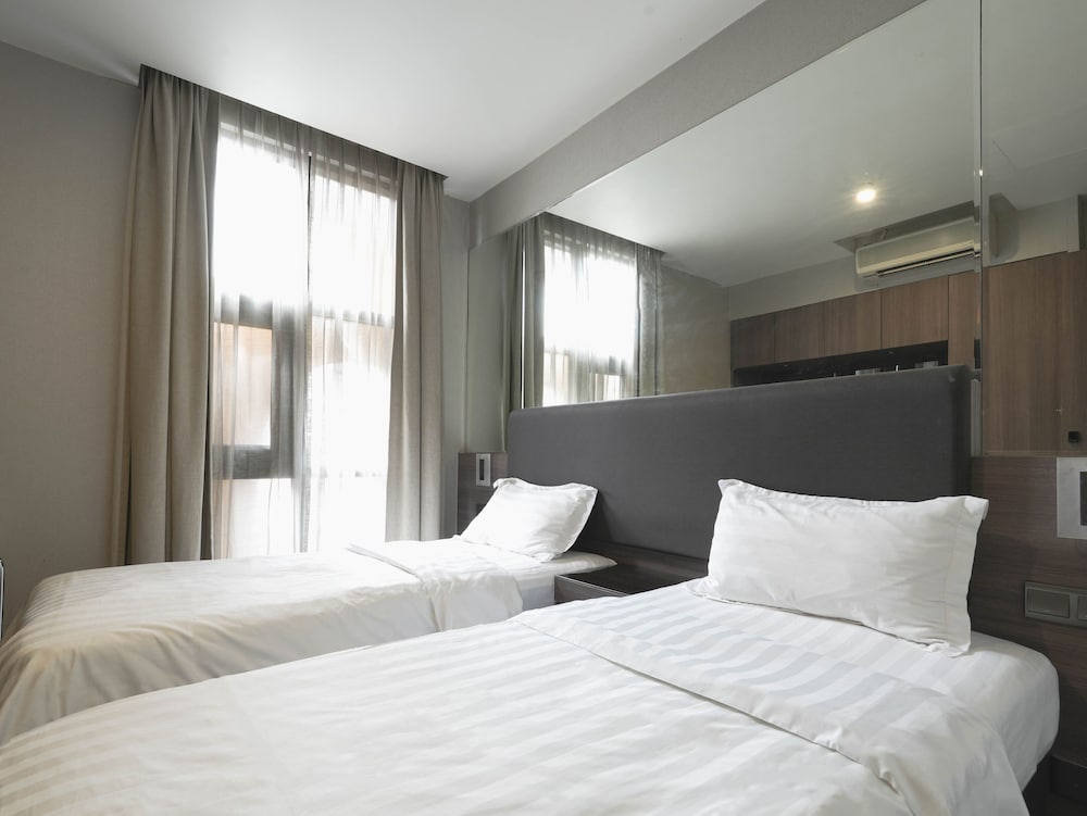 amrise hotel kitchener