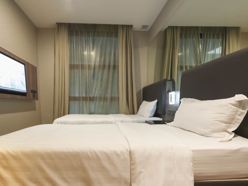 amrise hotel kitchener
