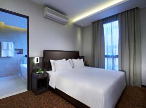amrise hotel kitchener