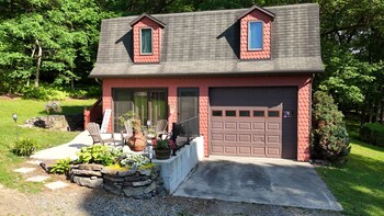 The Village At Houser's Crossing,34 Carbon Ln,3 star