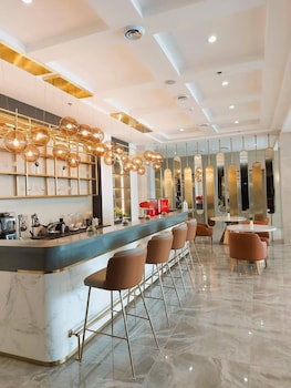 uma hotel and residences