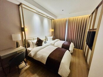 uma hotel and residences
