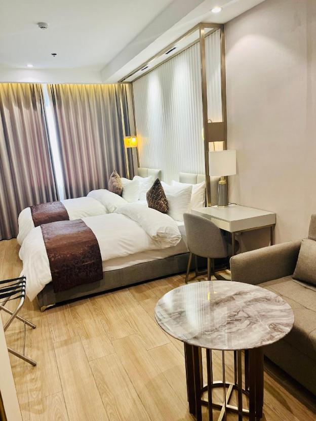 uma hotel and residences