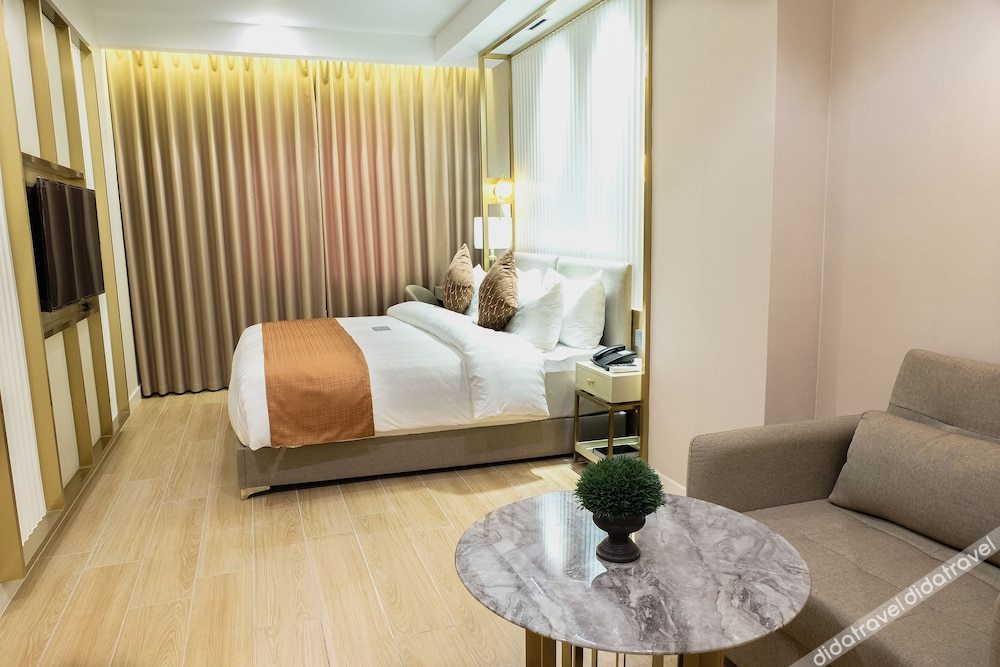 uma hotel and residences