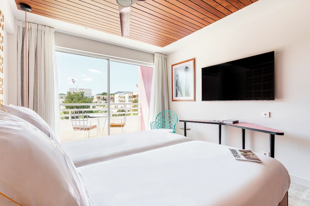 los felices ibiza adults only