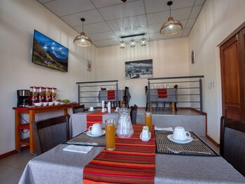 tembo guest lodge