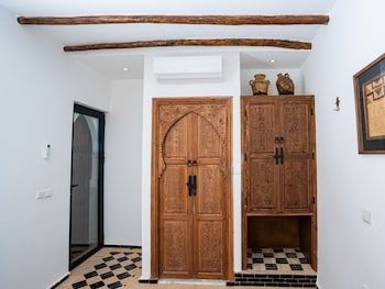 riad nelia