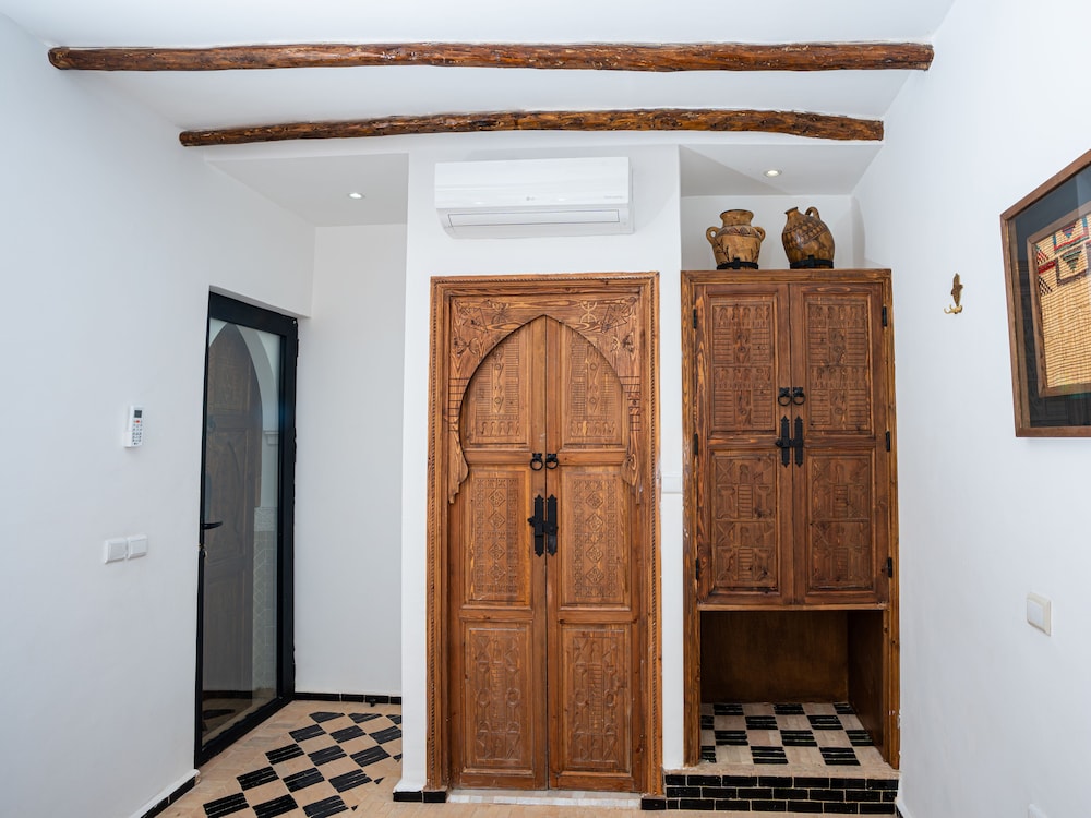 riad nelia