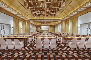 golden hill by golden tulip