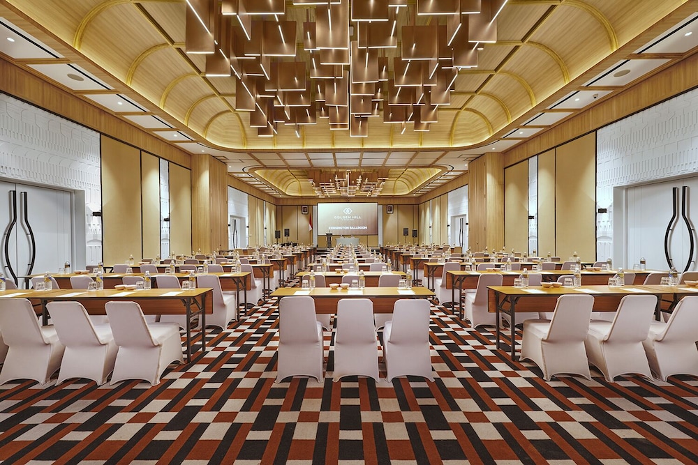 golden hill by golden tulip