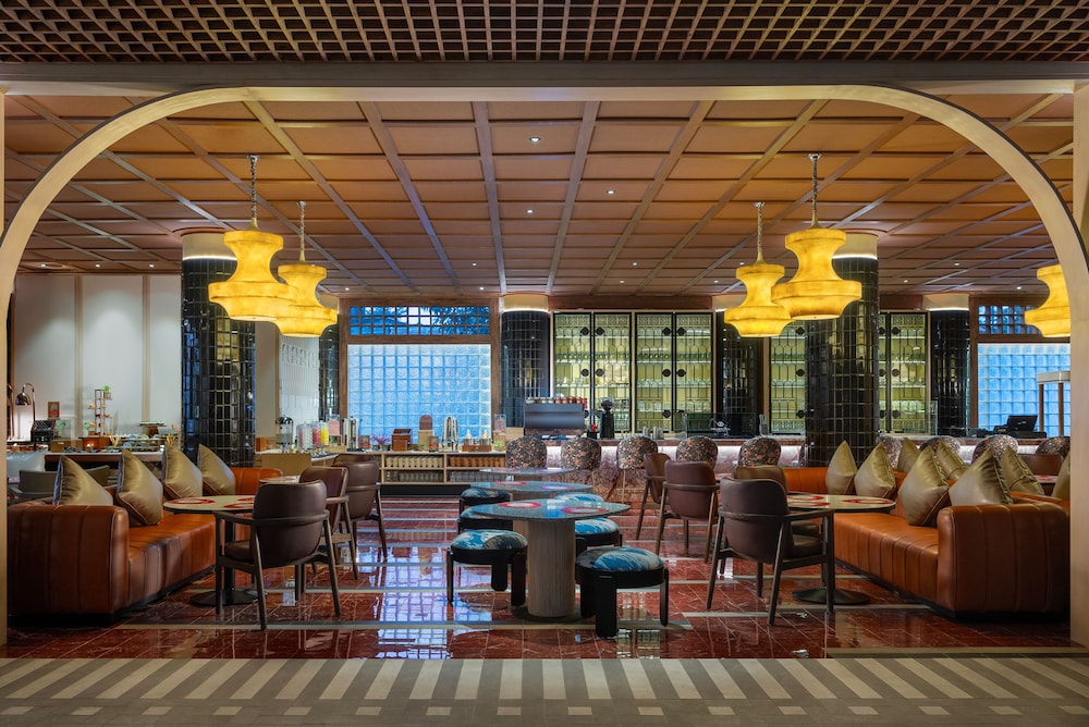 golden hill by golden tulip