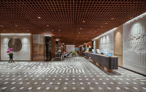 golden hill by golden tulip