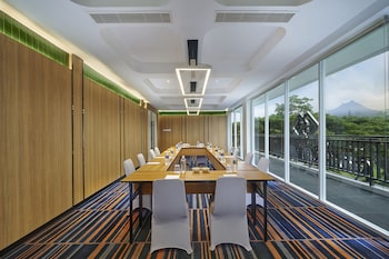 golden hill by golden tulip