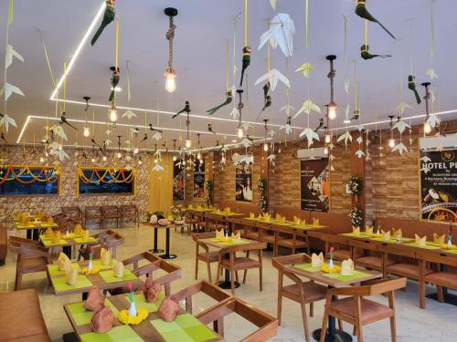 hotel plaza airport zone