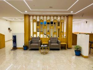 hotel plaza airport zone