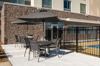 fairfield inn and suites by marriott huntsville redstone gateway