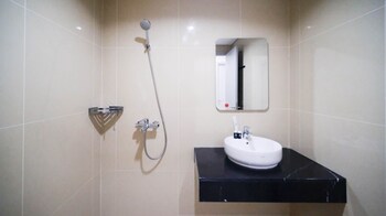 minimalist with beautiful view 2br at grand sungkono lagoon apartment