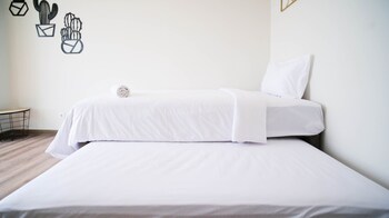 minimalist with beautiful view 2br at grand sungkono lagoon apartment