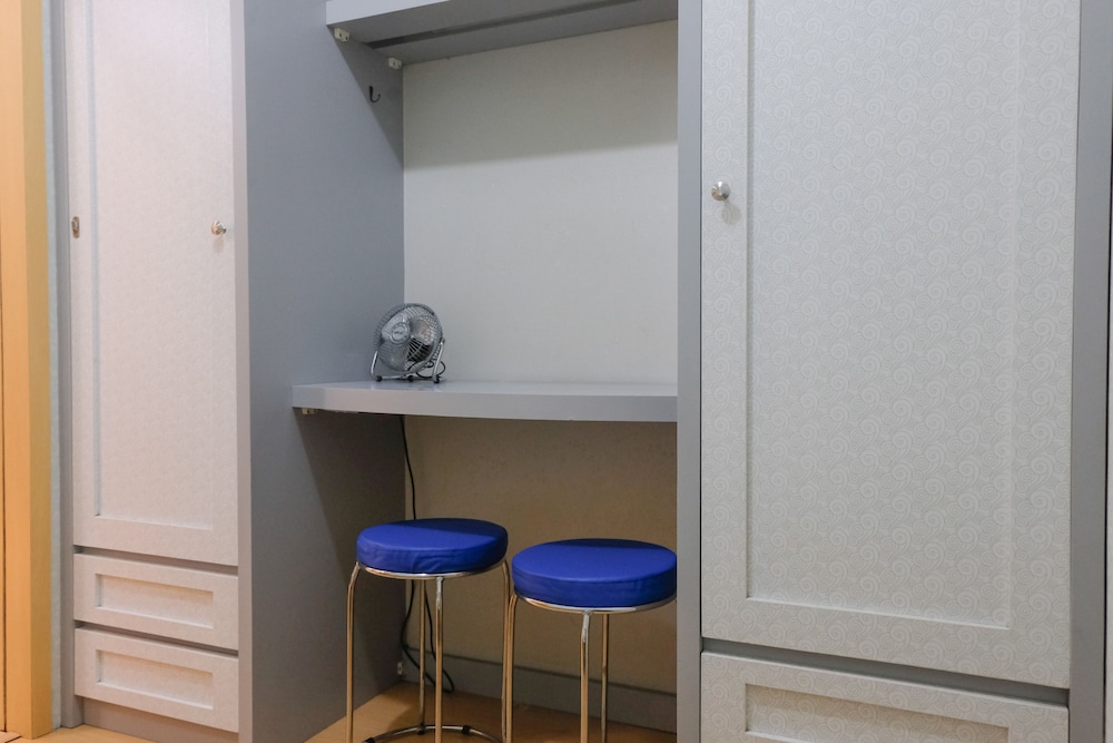 edgy 2br apartment at gateway ahmad yani cicadas
