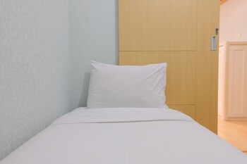 edgy 2br apartment at gateway ahmad yani cicadas