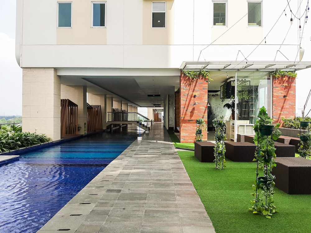 warm and simply look studio apartment at b residence